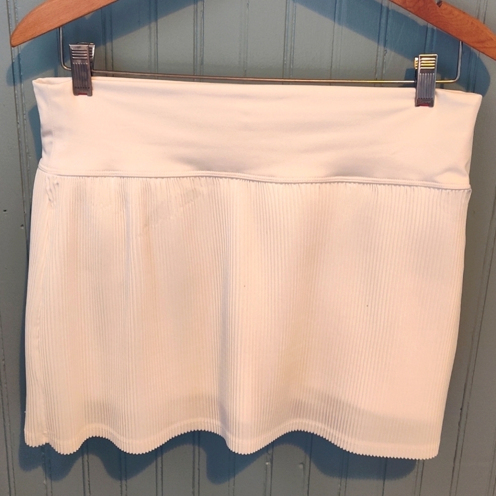 All In Motion White Athletic Mini Skirt | Built In Shorts | Medium